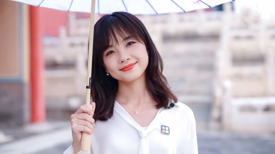 郭美美scc从争议人物到·~商业新贵的蜕变之路